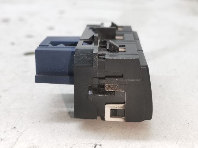 bontott PEUGEOT 3008 Riasztó Kapcsoló