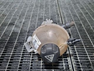 bontott PEUGEOT 3008 SUV Kiegyenlítő Tartály