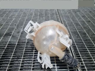 bontott PEUGEOT 3008 SUV Kiegyenlítő Tartály