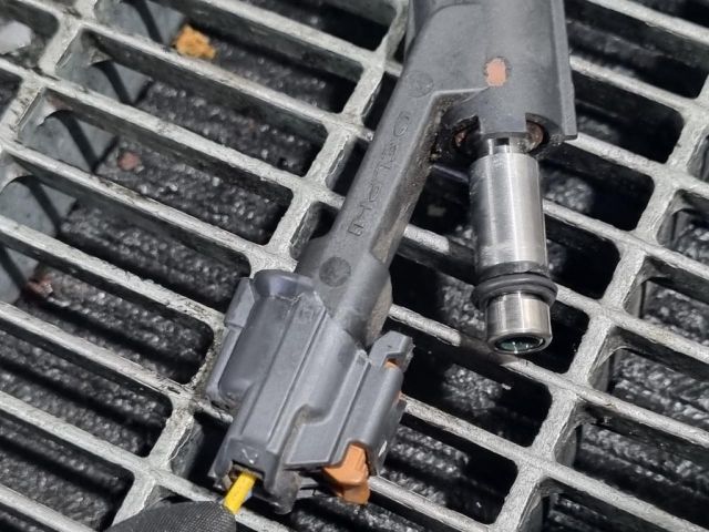 bontott PEUGEOT 3008 SUV Porlasztó (1 db)