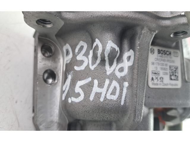 bontott PEUGEOT 3008 SUV Adagoló