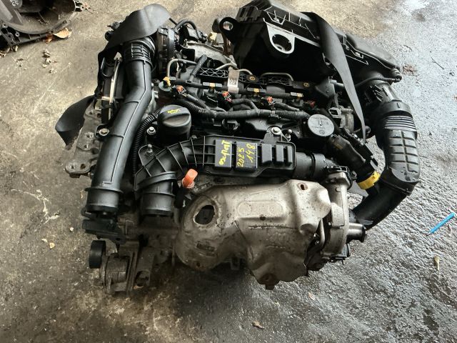 bontott PEUGEOT 3008 SUV Motor (Fűzött blokk hengerfejjel)
