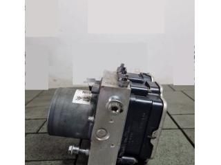 bontott PEUGEOT 3008 SUV ABS Kocka