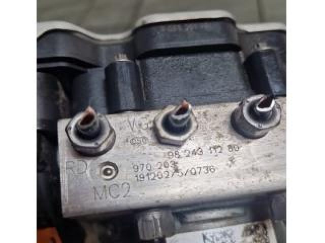 bontott PEUGEOT 3008 SUV ABS Kocka