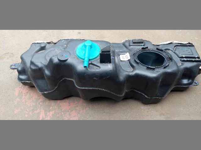 bontott PEUGEOT 3008 SUV Tank