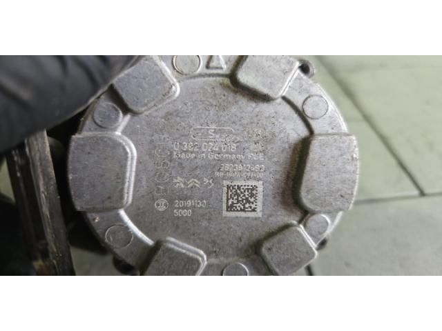 bontott PEUGEOT 3008 SUV Vízpumpa