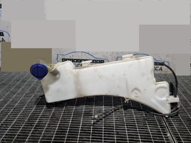 bontott PEUGEOT 3008 SUV Ablakmosó Tartály