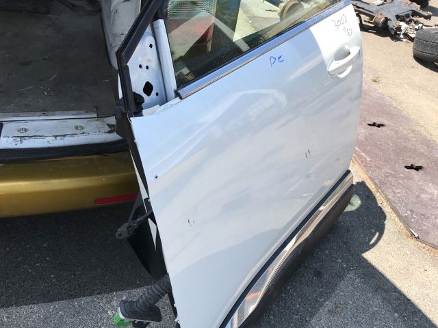 bontott PEUGEOT 3008 SUV Bal első Ajtó (Részeivel)