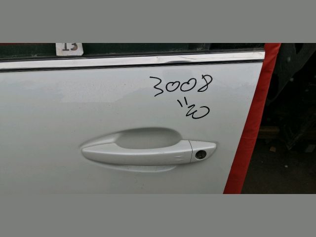 bontott PEUGEOT 3008 SUV Bal első Ajtó (Részeivel)