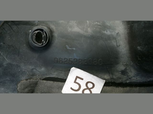 bontott PEUGEOT 3008 SUV Bal első Dobbetét (Kerékjárati, Műanyag)