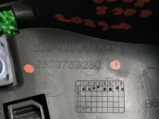 bontott PEUGEOT 3008 SUV Bal első Lökhárító Tartó (Műanyag)