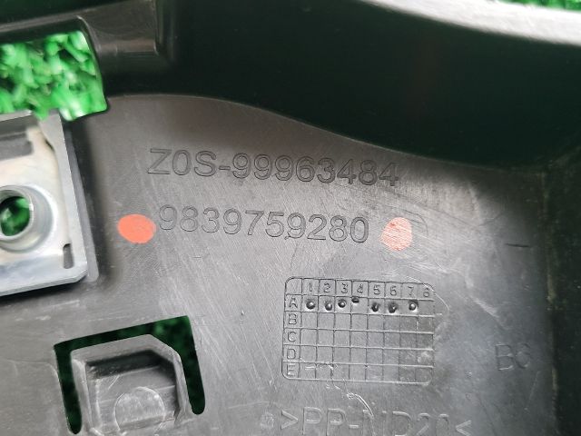 bontott PEUGEOT 3008 SUV Bal első Lökhárító Tartó (Műanyag)