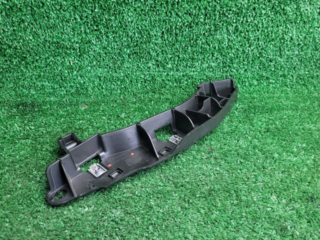 bontott PEUGEOT 3008 SUV Bal első Lökhárító Tartó (Műanyag)