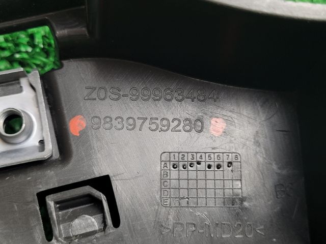 bontott PEUGEOT 3008 SUV Bal első Lökhárító Tartó (Műanyag)