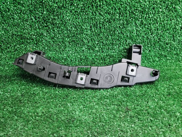 bontott PEUGEOT 3008 SUV Bal első Lökhárító Tartó (Műanyag)