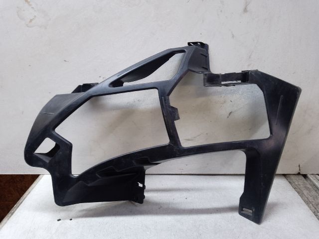 bontott PEUGEOT 3008 SUV Bal első Oldal Lökhárító Tartó (Műanyag)