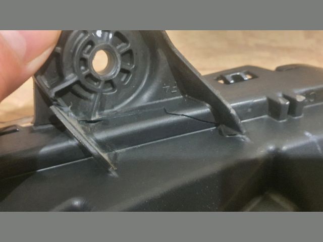 bontott PEUGEOT 3008 SUV Bal Nappali Menetfény