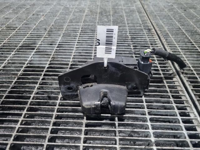 bontott PEUGEOT 3008 SUV Csomagtérajtó Zárszerkezet