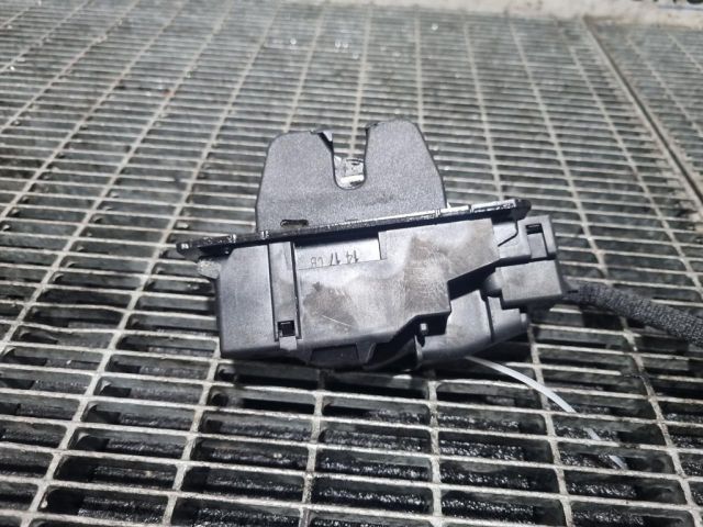 bontott PEUGEOT 3008 SUV Csomagtérajtó Zárszerkezet