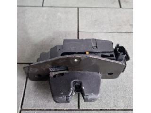 bontott PEUGEOT 3008 SUV Csomagtérajtó Zárszerkezet