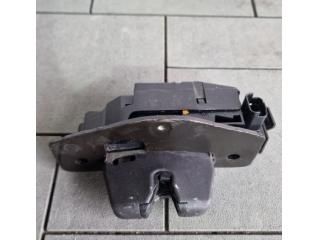 bontott PEUGEOT 3008 SUV Csomagtérajtó Zárszerkezet