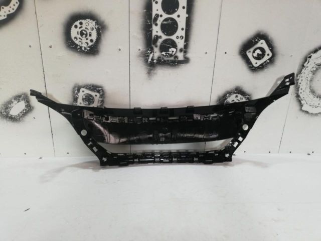 bontott PEUGEOT 3008 SUV Első Lökhárító Alsó Középső Díszrács