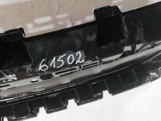 bontott PEUGEOT 3008 SUV Első Lökhárító Alsó Középső Díszrács