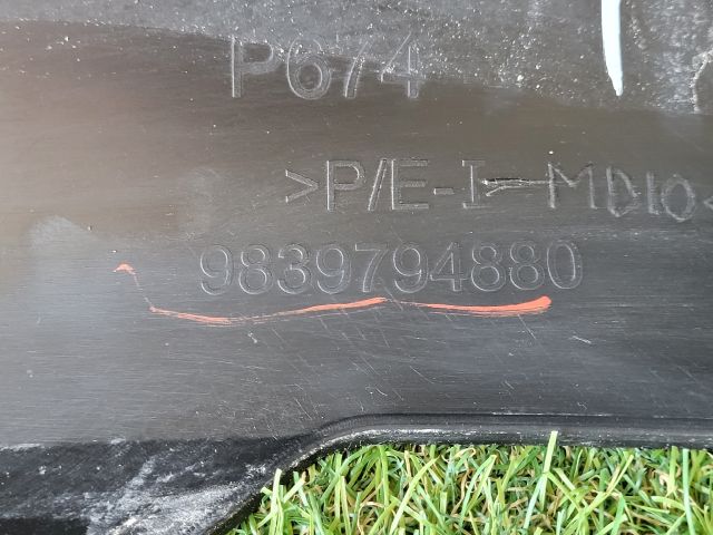 bontott PEUGEOT 3008 SUV Első Lökhárító (Részeivel)