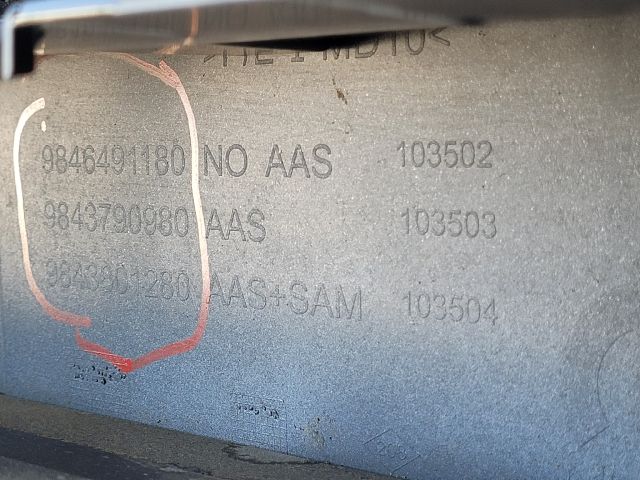 bontott PEUGEOT 3008 SUV Első Lökhárító (Részeivel)