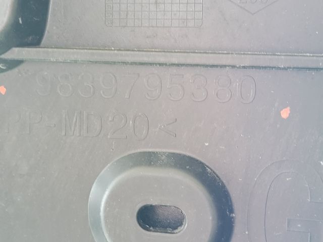 bontott PEUGEOT 3008 SUV Első Lökhárító (Részeivel)