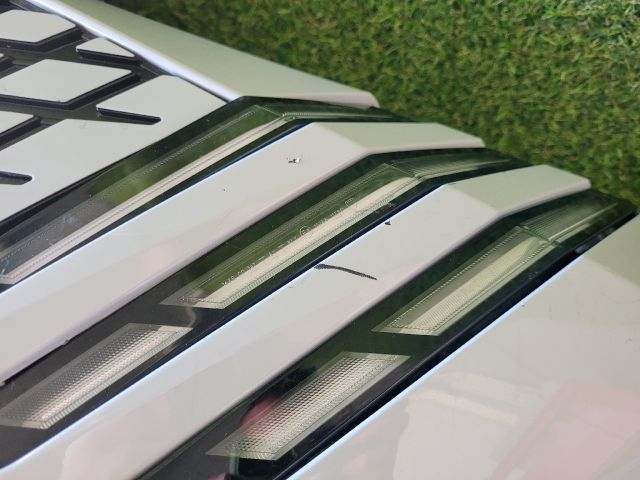 bontott PEUGEOT 3008 SUV Első Lökhárító (Részeivel)