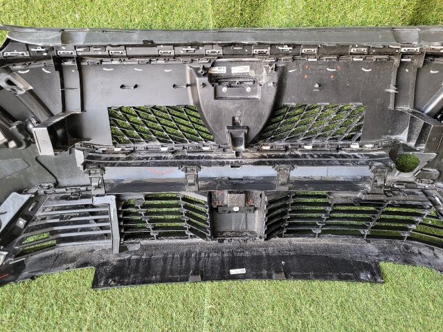 bontott PEUGEOT 3008 SUV Első Lökhárító (Részeivel)