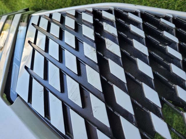 bontott PEUGEOT 3008 SUV Első Lökhárító (Részeivel)