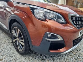 bontott PEUGEOT 3008 SUV Első Lökhárító (Üresen)