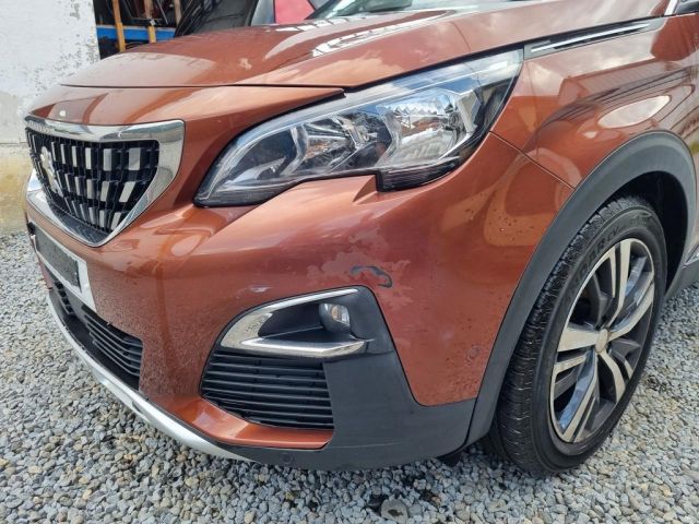 bontott PEUGEOT 3008 SUV Első Lökhárító (Üresen)