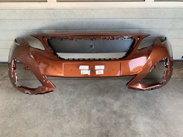 bontott PEUGEOT 3008 SUV Első Lökhárító (Üresen)