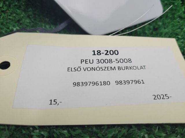 bontott PEUGEOT 3008 SUV Első Vonószem Burkolat
