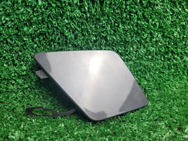 bontott PEUGEOT 3008 SUV Első Vonószem Burkolat