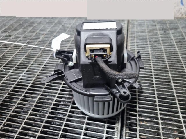 bontott PEUGEOT 3008 SUV Fűtőmotor (Klímás)