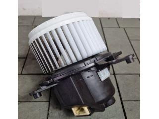 bontott PEUGEOT 3008 SUV Fűtőmotor (Klímás)