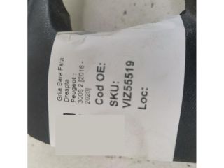 bontott PEUGEOT 3008 SUV Hűtőrács