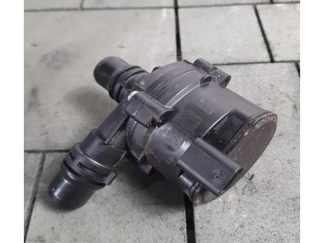 bontott PEUGEOT 3008 SUV Vízpumpa