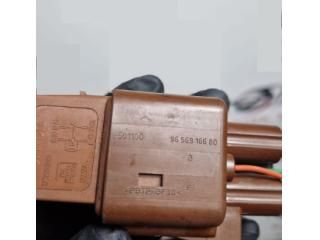 bontott PEUGEOT 3008 SUV Izzító Relé