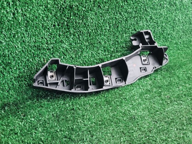 bontott PEUGEOT 3008 SUV Jobb első Lökhárító Tartó (Műanyag)