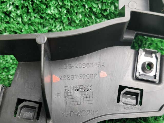 bontott PEUGEOT 3008 SUV Jobb első Lökhárító Tartó (Műanyag)