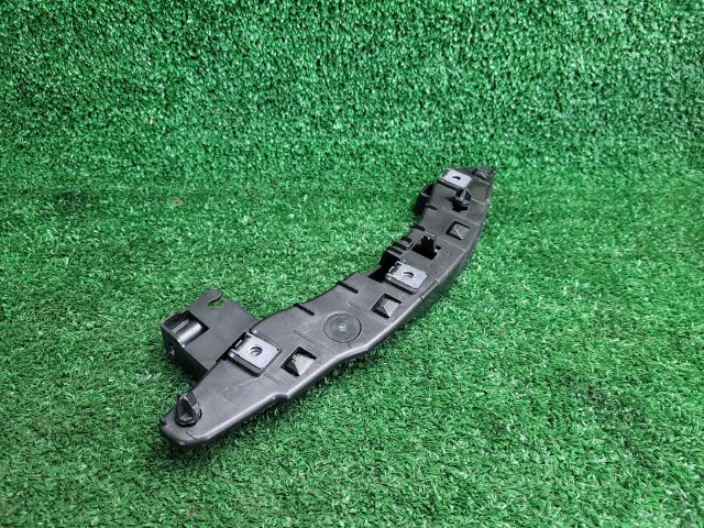 bontott PEUGEOT 3008 SUV Jobb első Lökhárító Tartó (Műanyag)