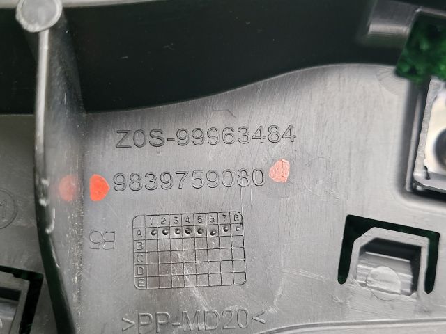 bontott PEUGEOT 3008 SUV Jobb első Lökhárító Tartó (Műanyag)