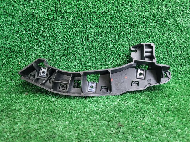 bontott PEUGEOT 3008 SUV Jobb első Lökhárító Tartó (Műanyag)