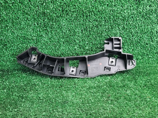 bontott PEUGEOT 3008 SUV Jobb első Lökhárító Tartó (Műanyag)