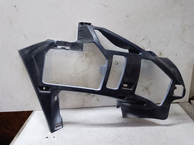 bontott PEUGEOT 3008 SUV Jobb első Oldal Lökhárító Tartó (Műanyag)